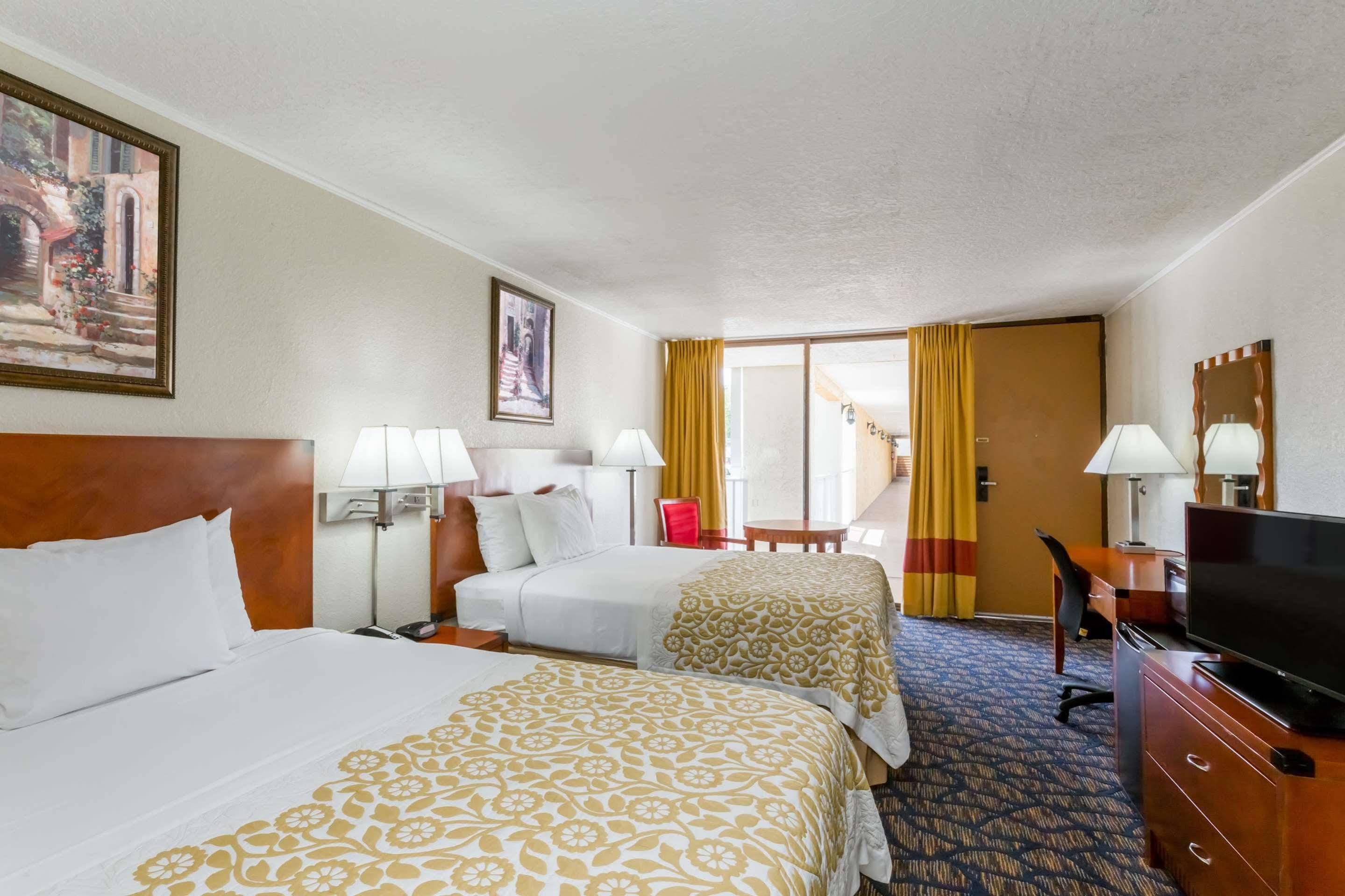 Days Inn & Suites By Wyndham Clermont Buitenkant foto