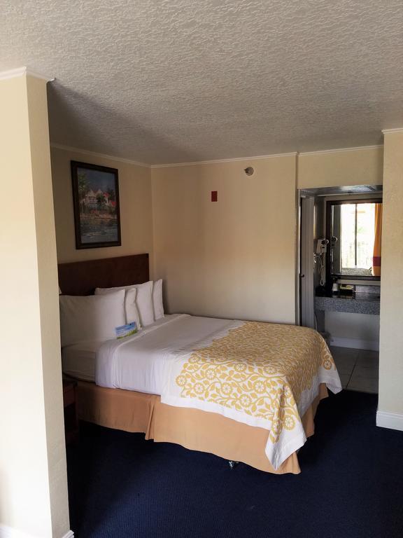 Days Inn & Suites By Wyndham Clermont Buitenkant foto