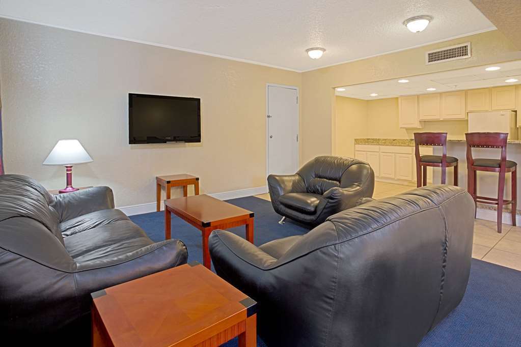 Days Inn & Suites By Wyndham Clermont Kamer foto