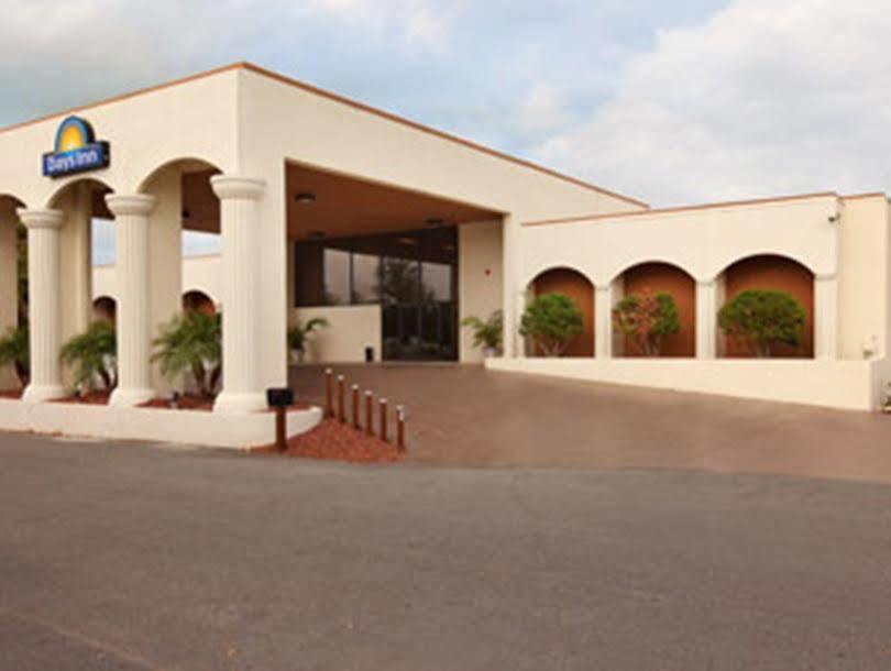 Days Inn & Suites By Wyndham Clermont Buitenkant foto