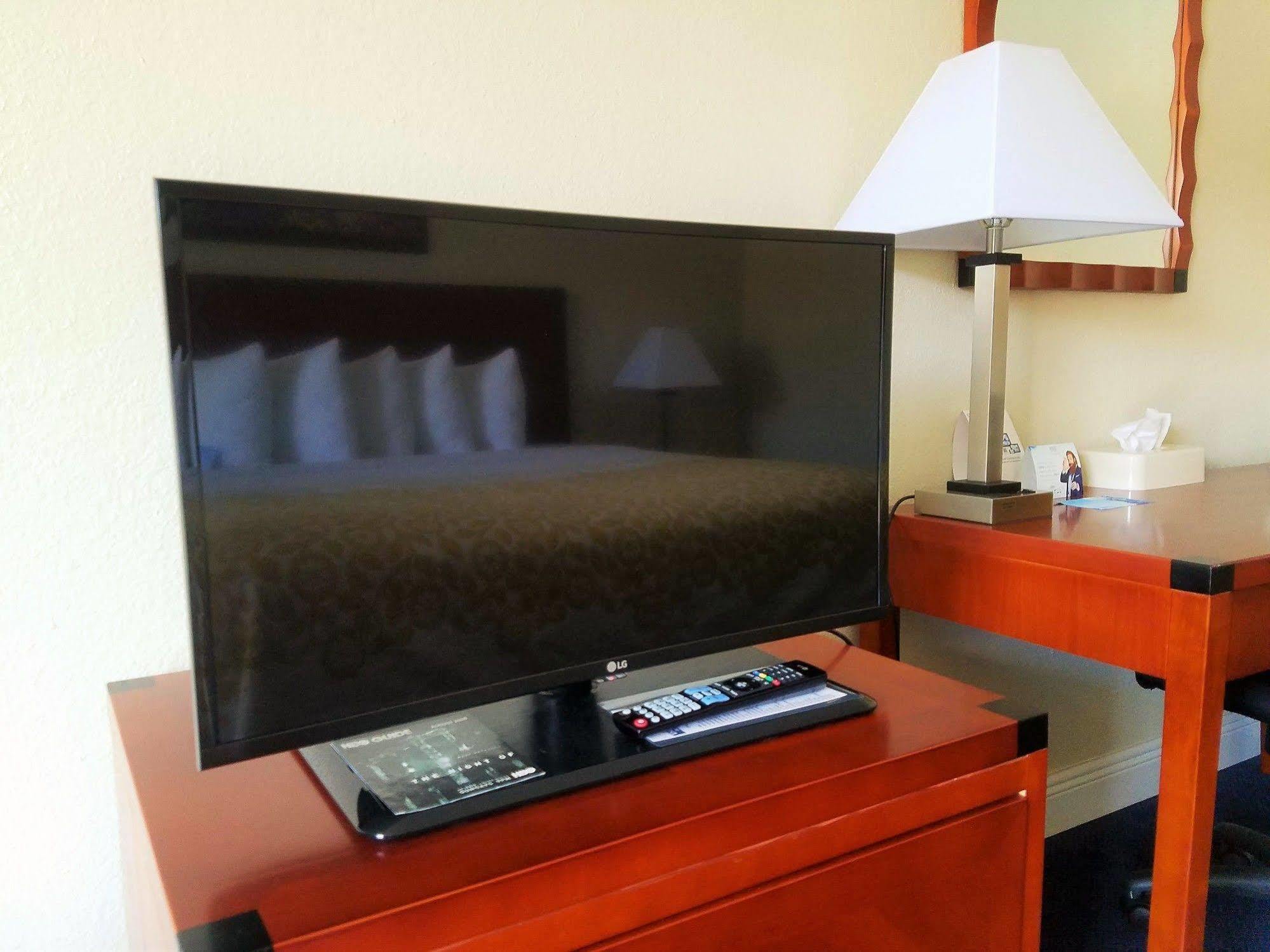 Days Inn & Suites By Wyndham Clermont Buitenkant foto