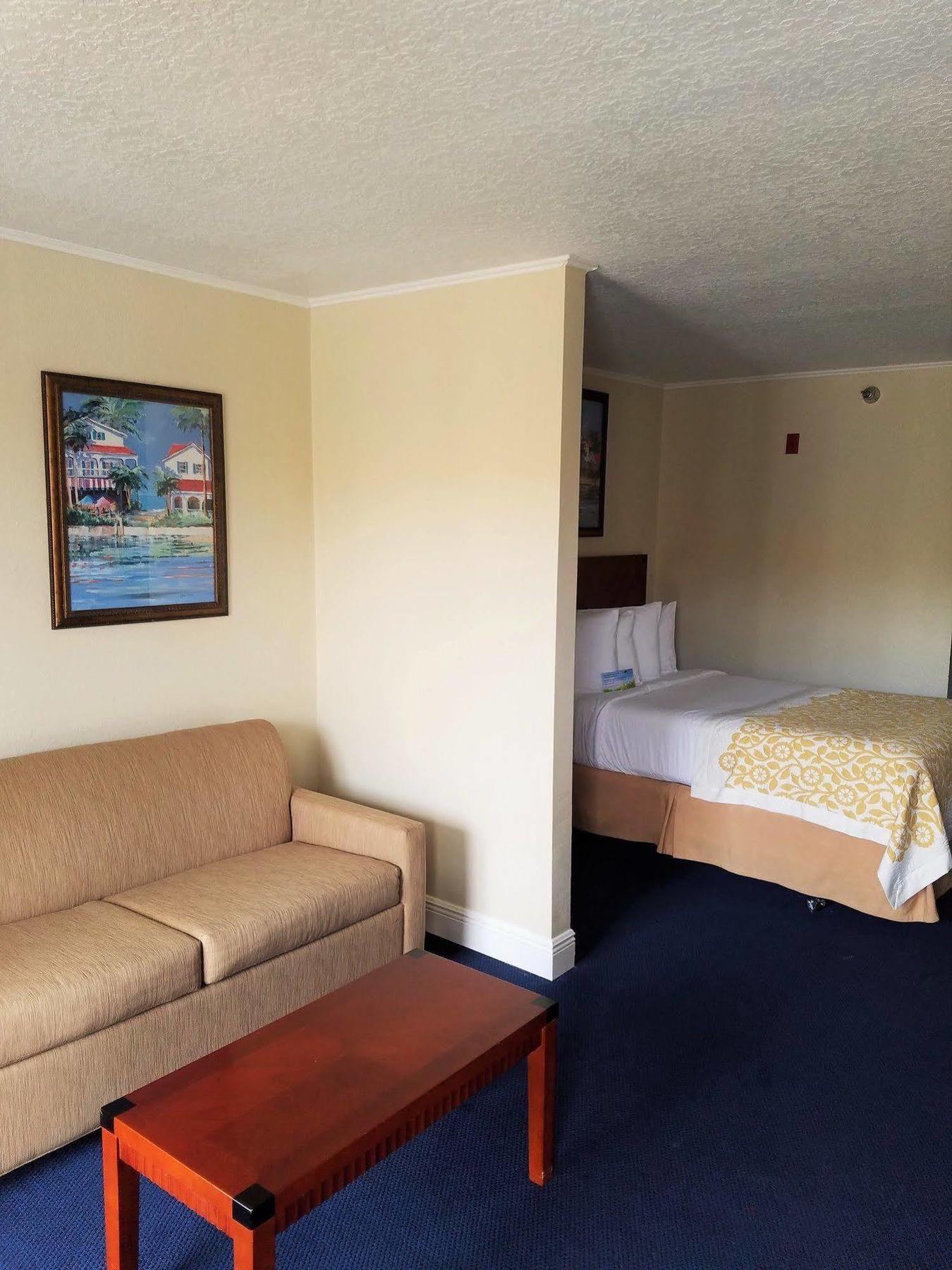 Days Inn & Suites By Wyndham Clermont Buitenkant foto