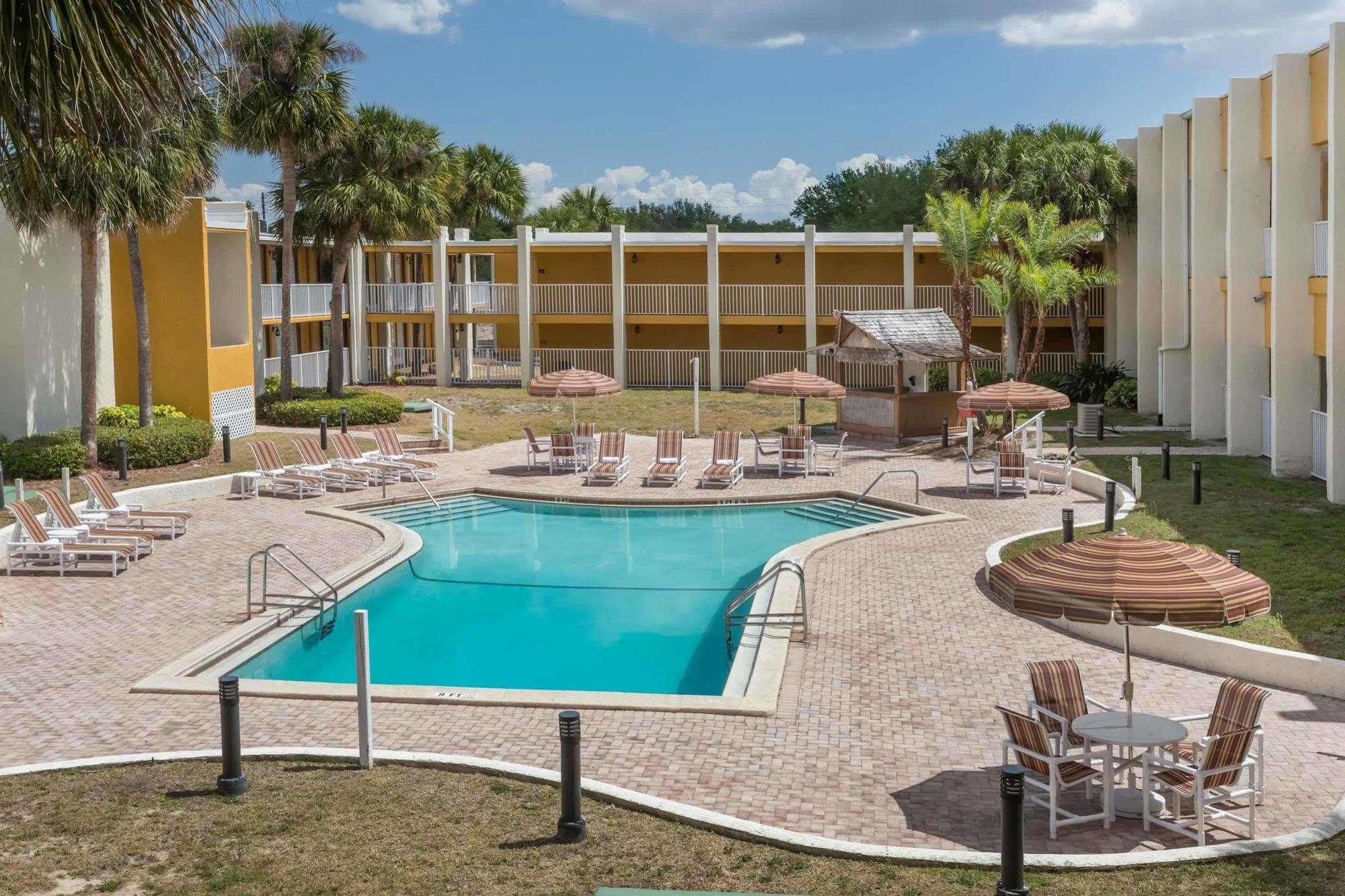 Days Inn & Suites By Wyndham Clermont Buitenkant foto