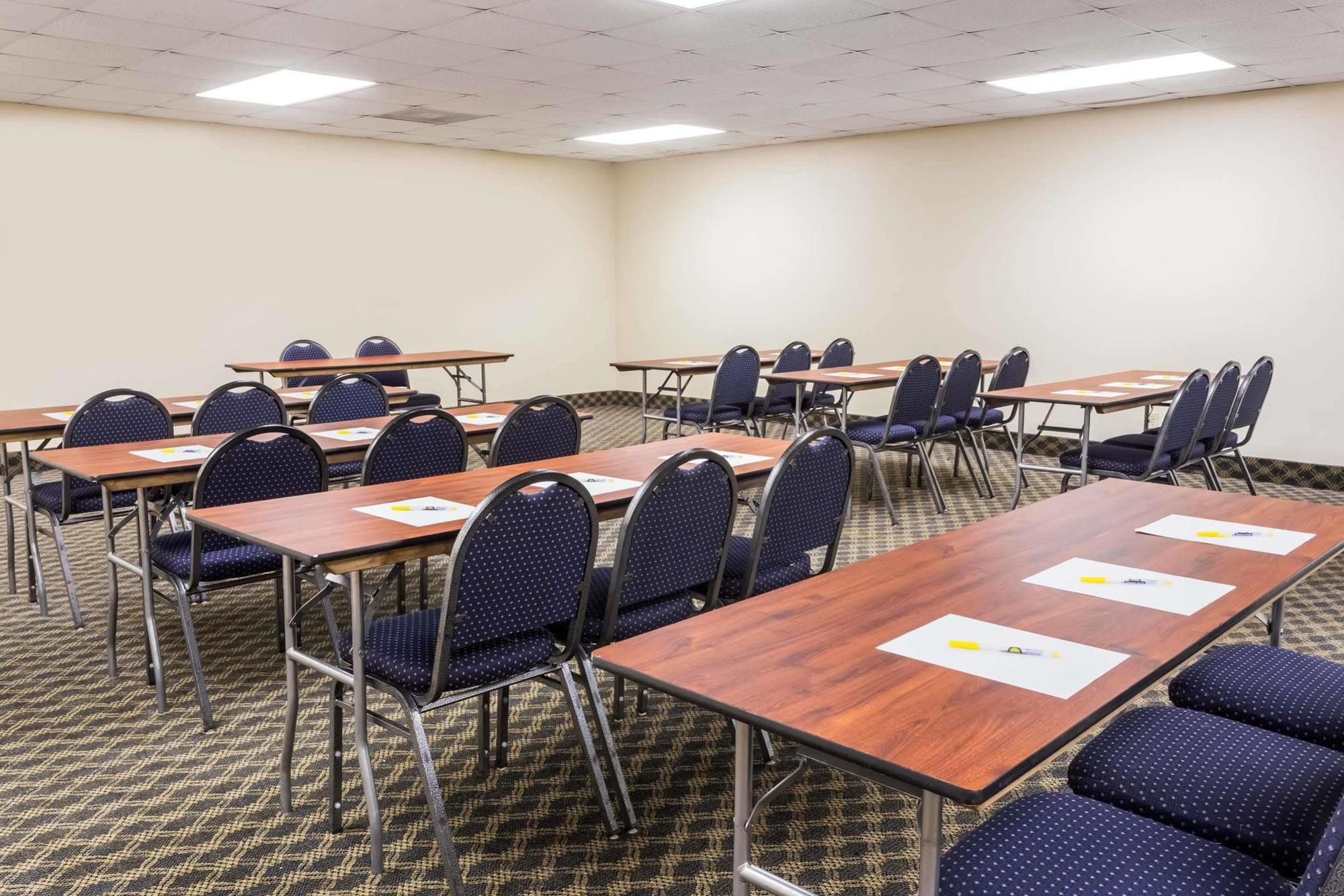 Days Inn & Suites By Wyndham Clermont Buitenkant foto