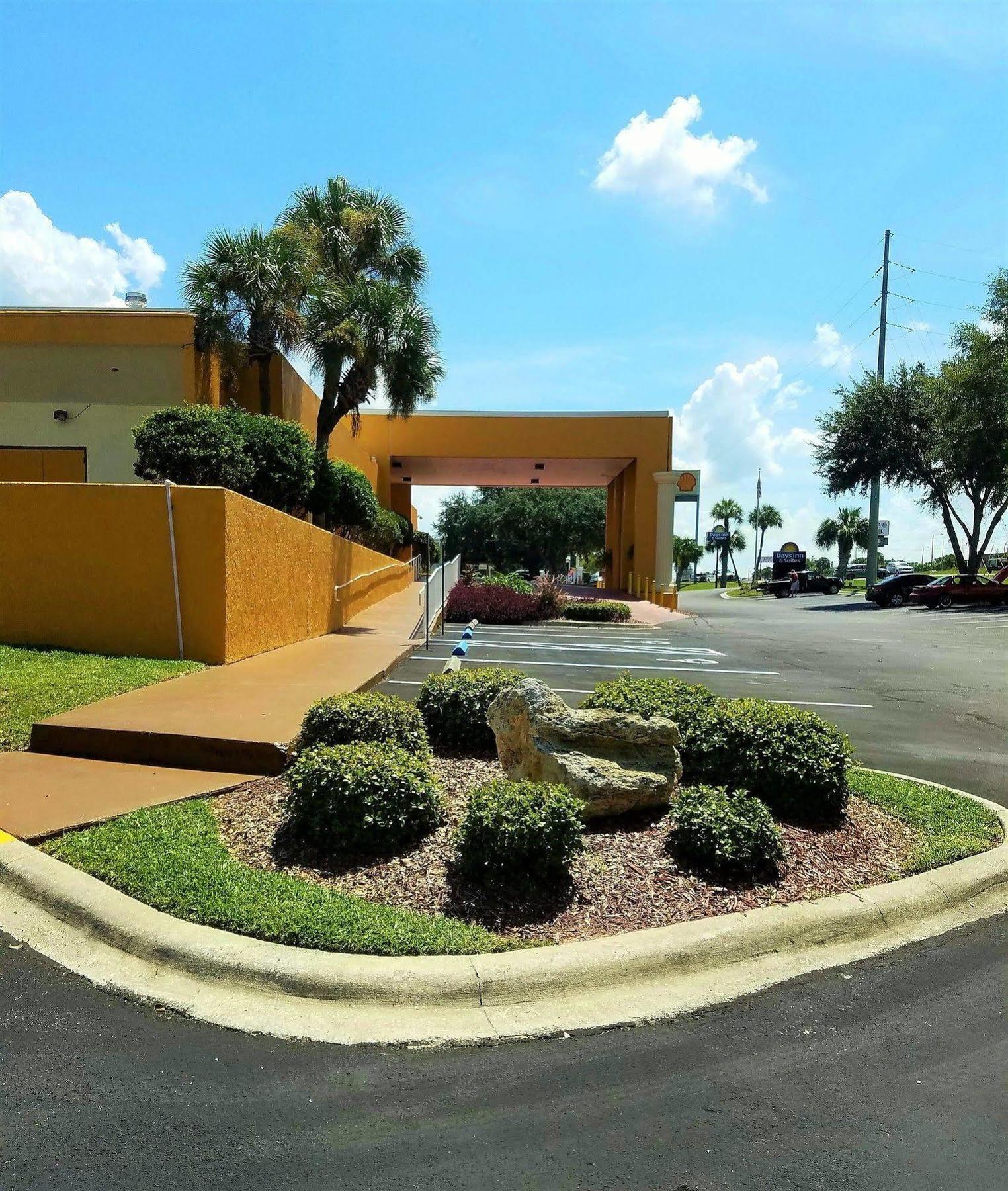 Days Inn & Suites By Wyndham Clermont Buitenkant foto