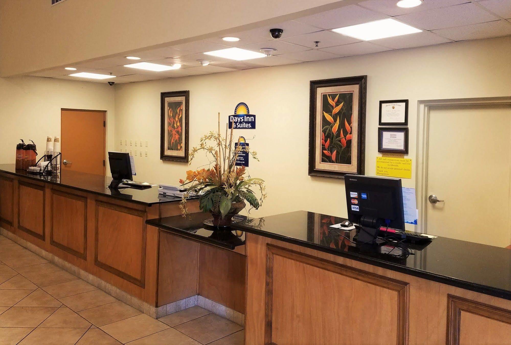 Days Inn & Suites By Wyndham Clermont Buitenkant foto