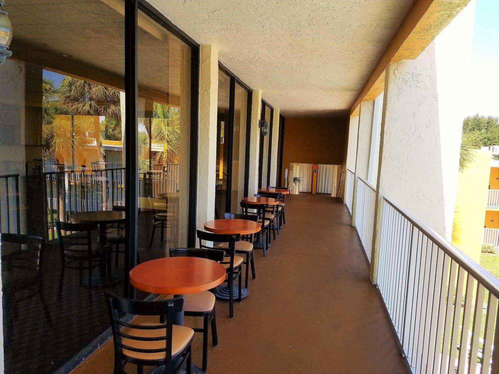 Days Inn & Suites By Wyndham Clermont Buitenkant foto